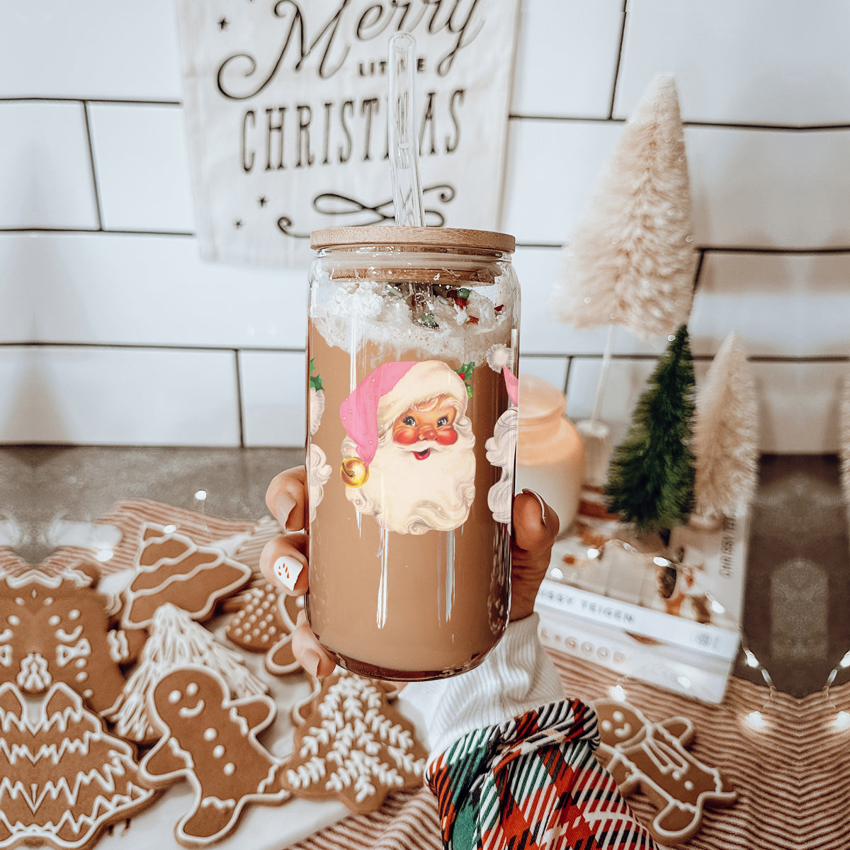 Rose pink Christmas drinkware glass tumbler 17oz - Vintage Santa pink hat bamboo lid holiday gift
Reusable vintage Christmas tumbler - Santa face pink hat holiday cup